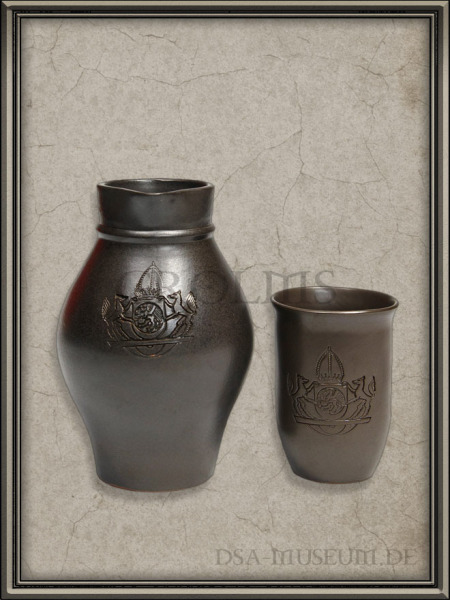 DSA_Schwarze_Auge_Museum_Merchandise_Akru_Becher_Krug_Ton_Kaiserwappen_Mittelreich.jpg_1